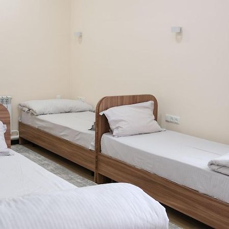 Apple Hostel Biszkek Zewnętrze zdjęcie