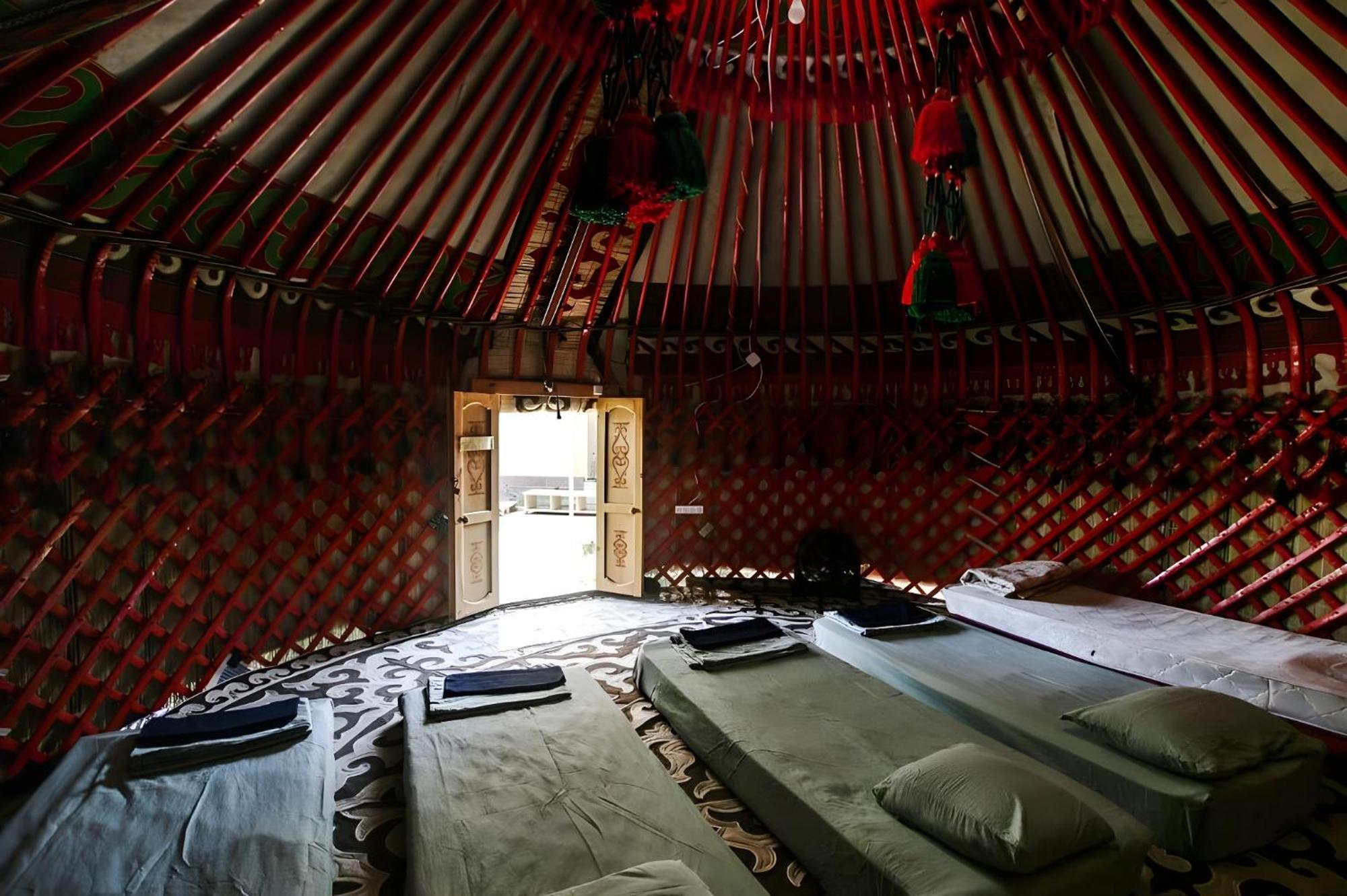 Apple Hostel Biszkek Zewnętrze zdjęcie