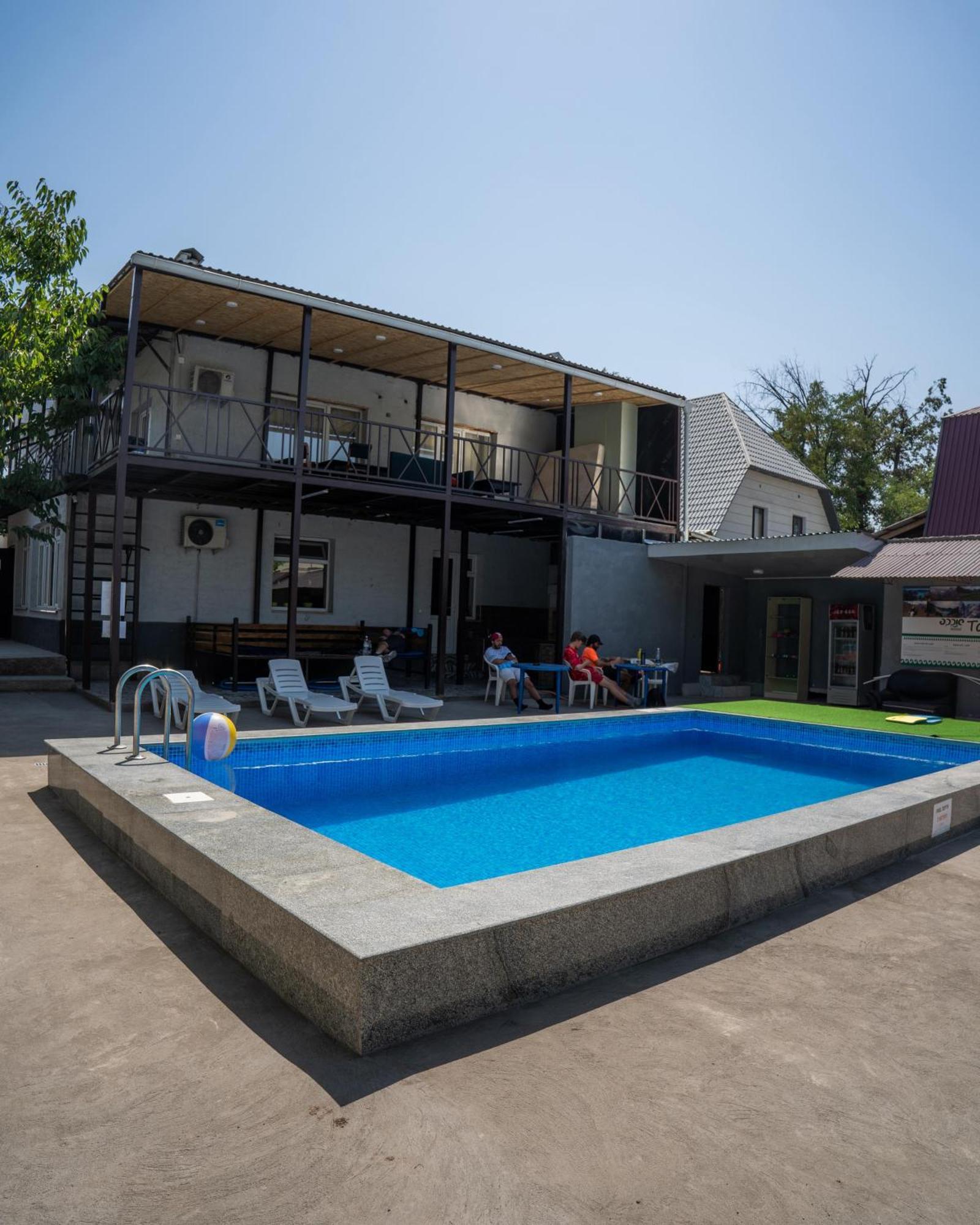 Apple Hostel Biszkek Zewnętrze zdjęcie