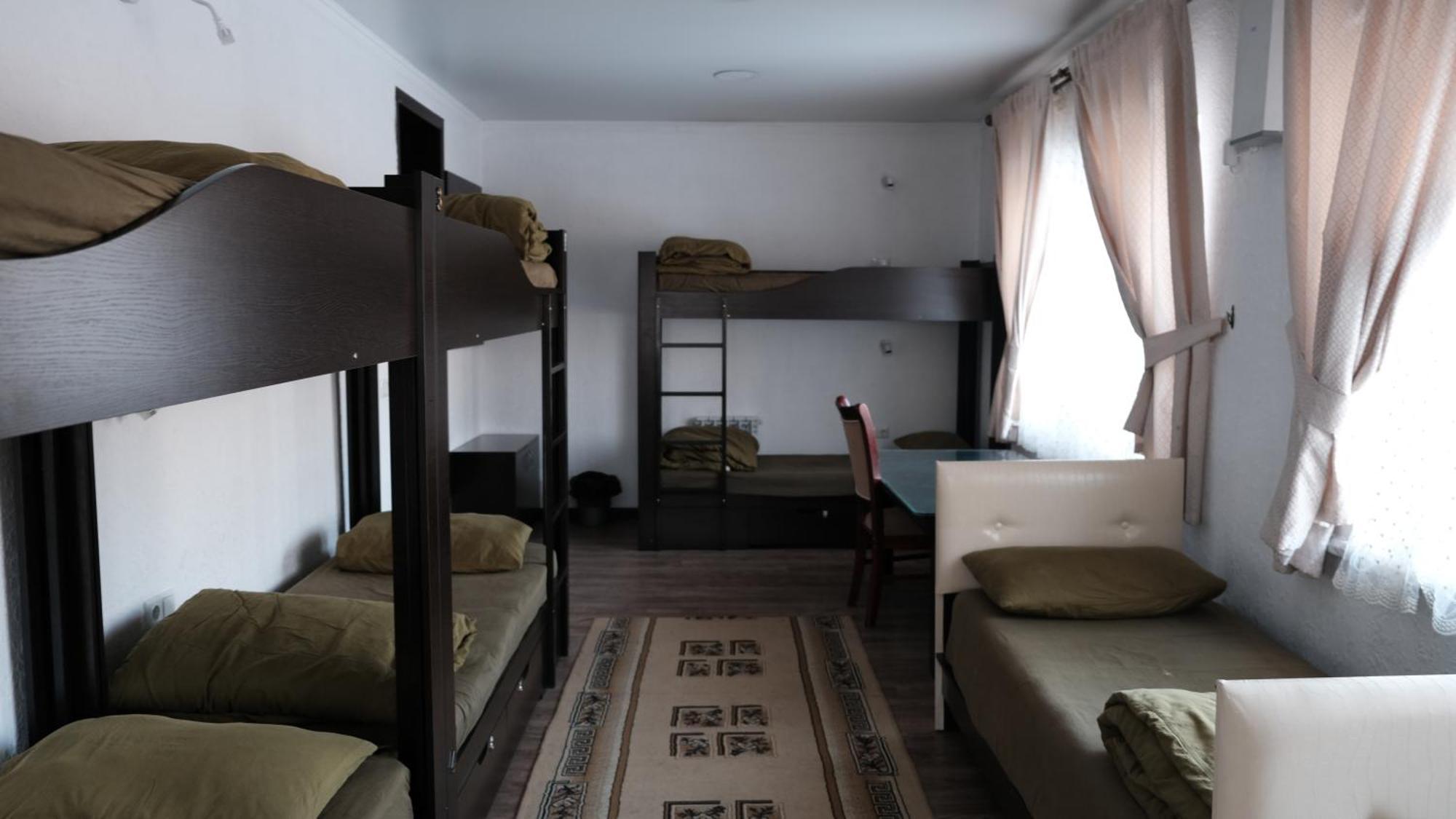 Apple Hostel Biszkek Zewnętrze zdjęcie