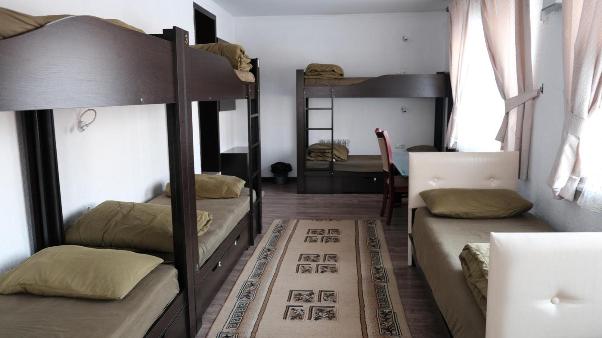 Apple Hostel Biszkek Zewnętrze zdjęcie