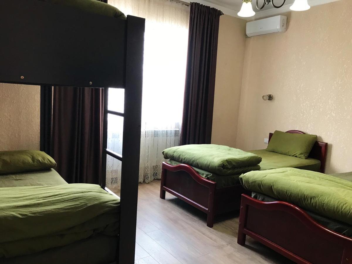 Apple Hostel Biszkek Zewnętrze zdjęcie